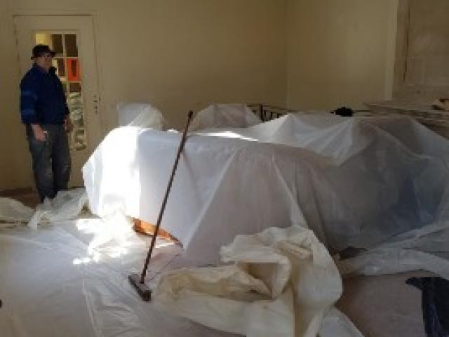 Rénovation intérieur d'une pièce en refaisant la cloison, le plafond et la peinture. - 